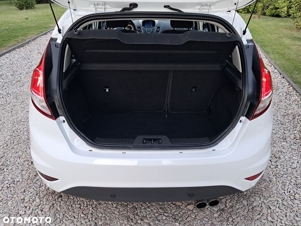 Ford Fiesta 1.25 Celebration - 34