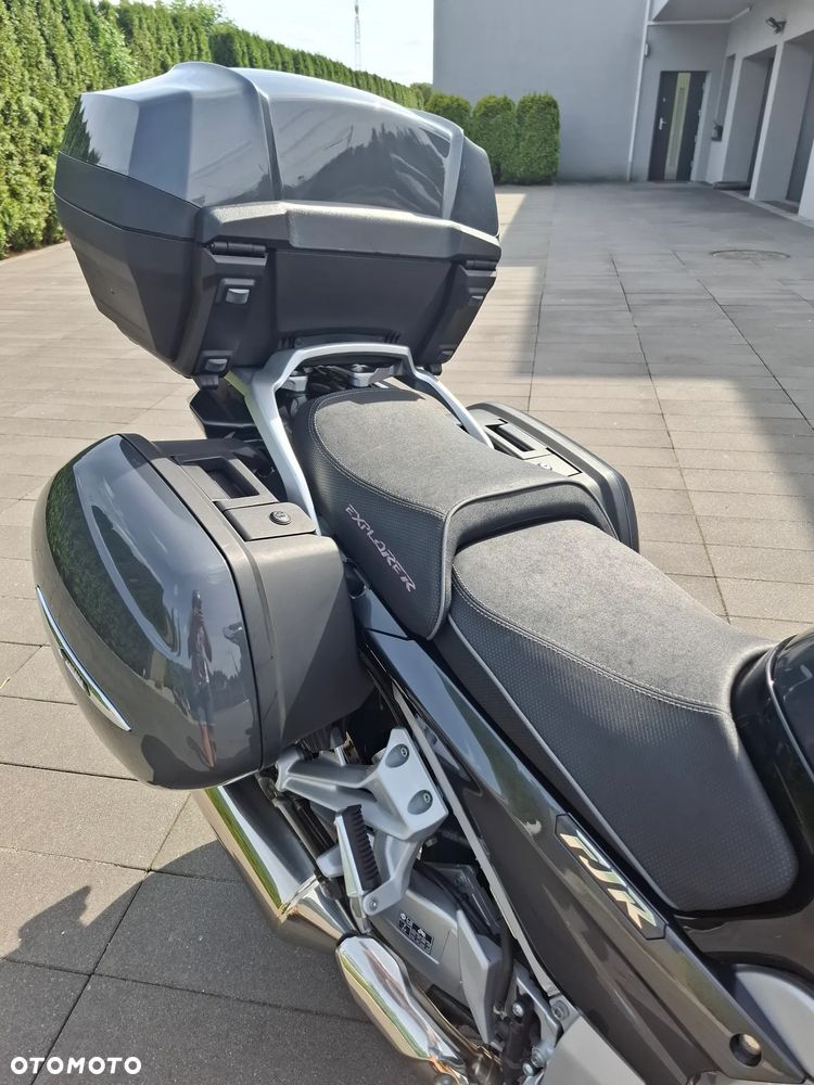 Yamaha FJR - 16
