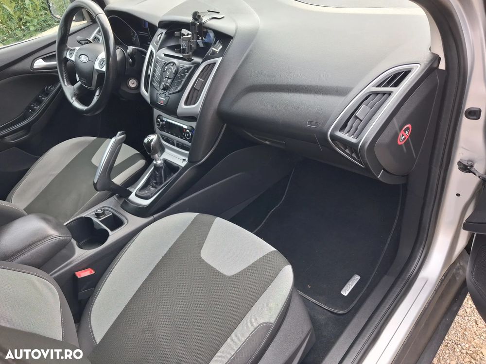 Ford Focus 1.6 Ti-VCT Anniversary - 9