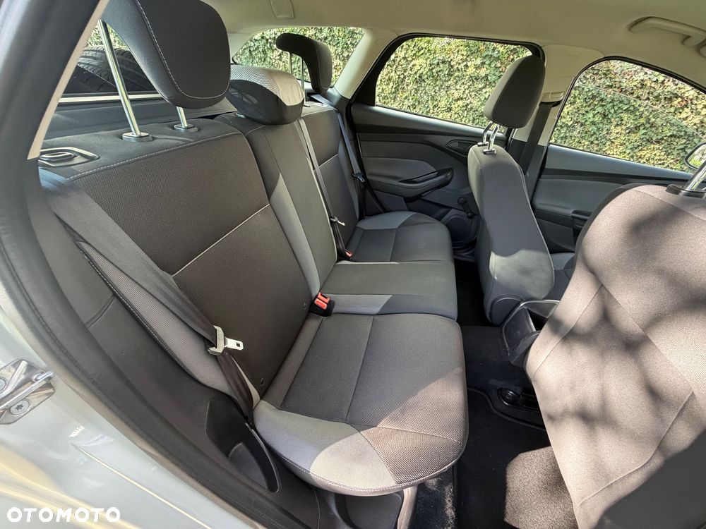 Ford Focus 1.6 Trend - 11