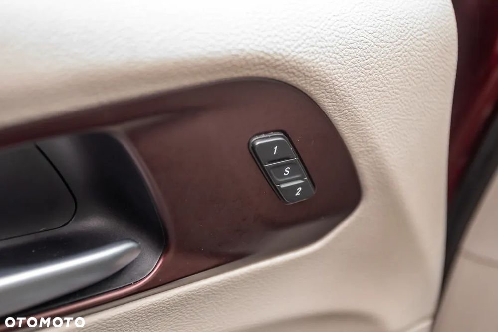 Chrysler Pacifica - 33