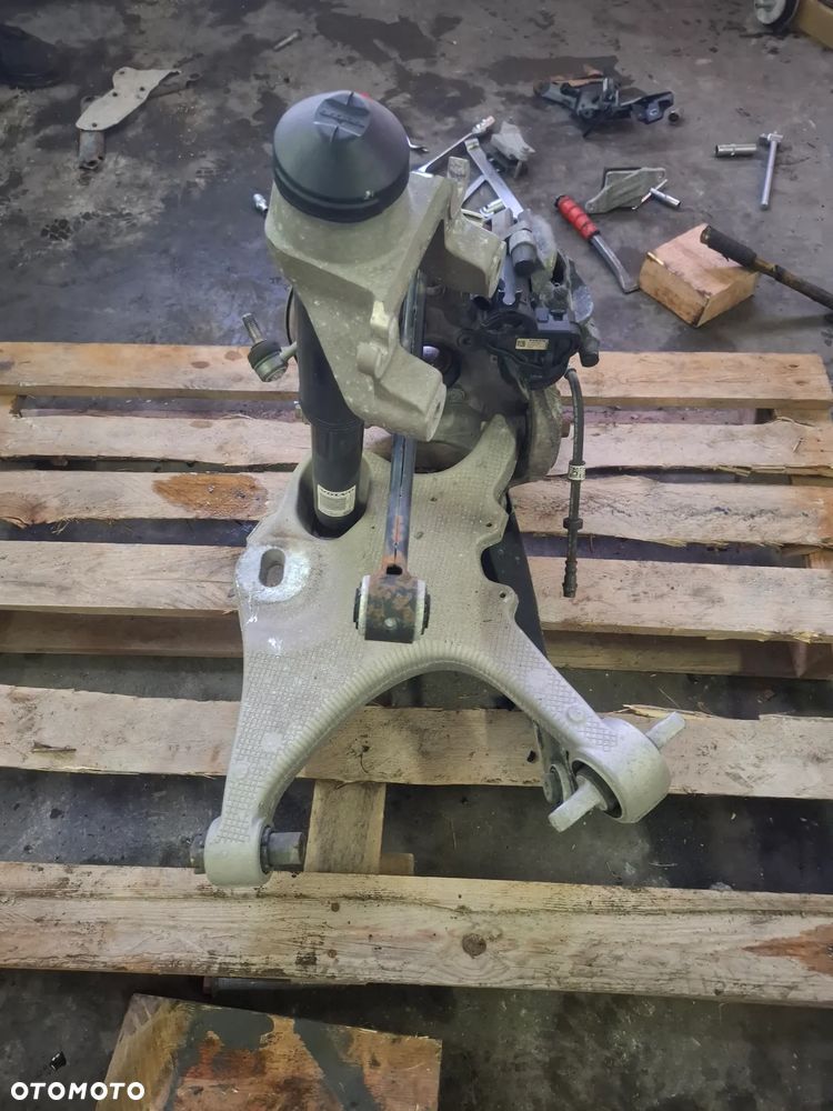 Volvo XC60 Zawieszenie tylne prawe / Komplet - 3