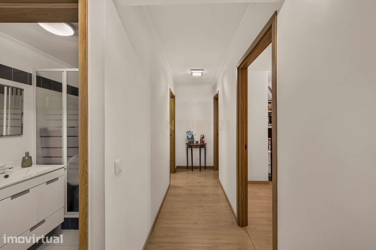 Apartamento T3 com parqueamento privativo (Monte da Caparica) - Grande imagem: 2/35
