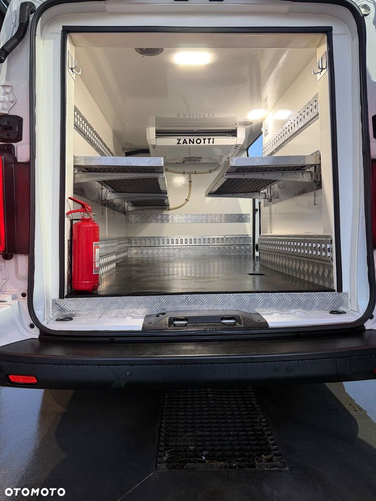 Opel Vivaro - 22