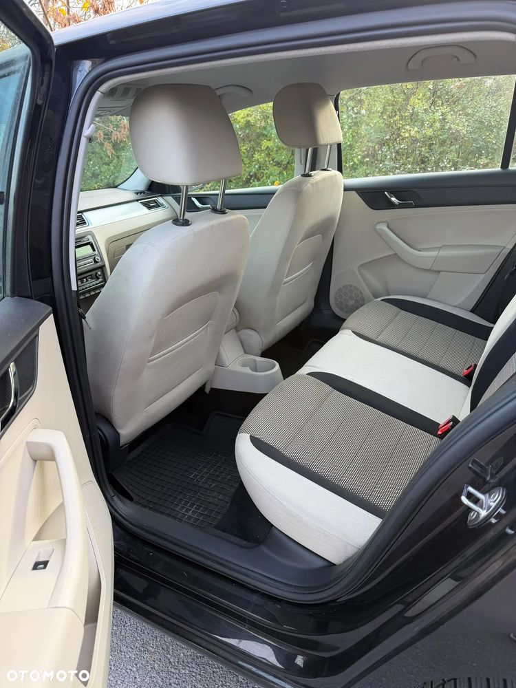 Skoda RAPID 1.2 TSI Elegance - 19