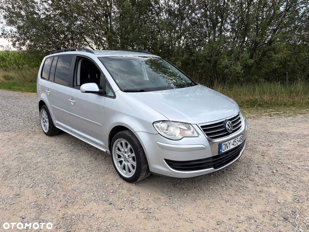 Volkswagen Touran - 4