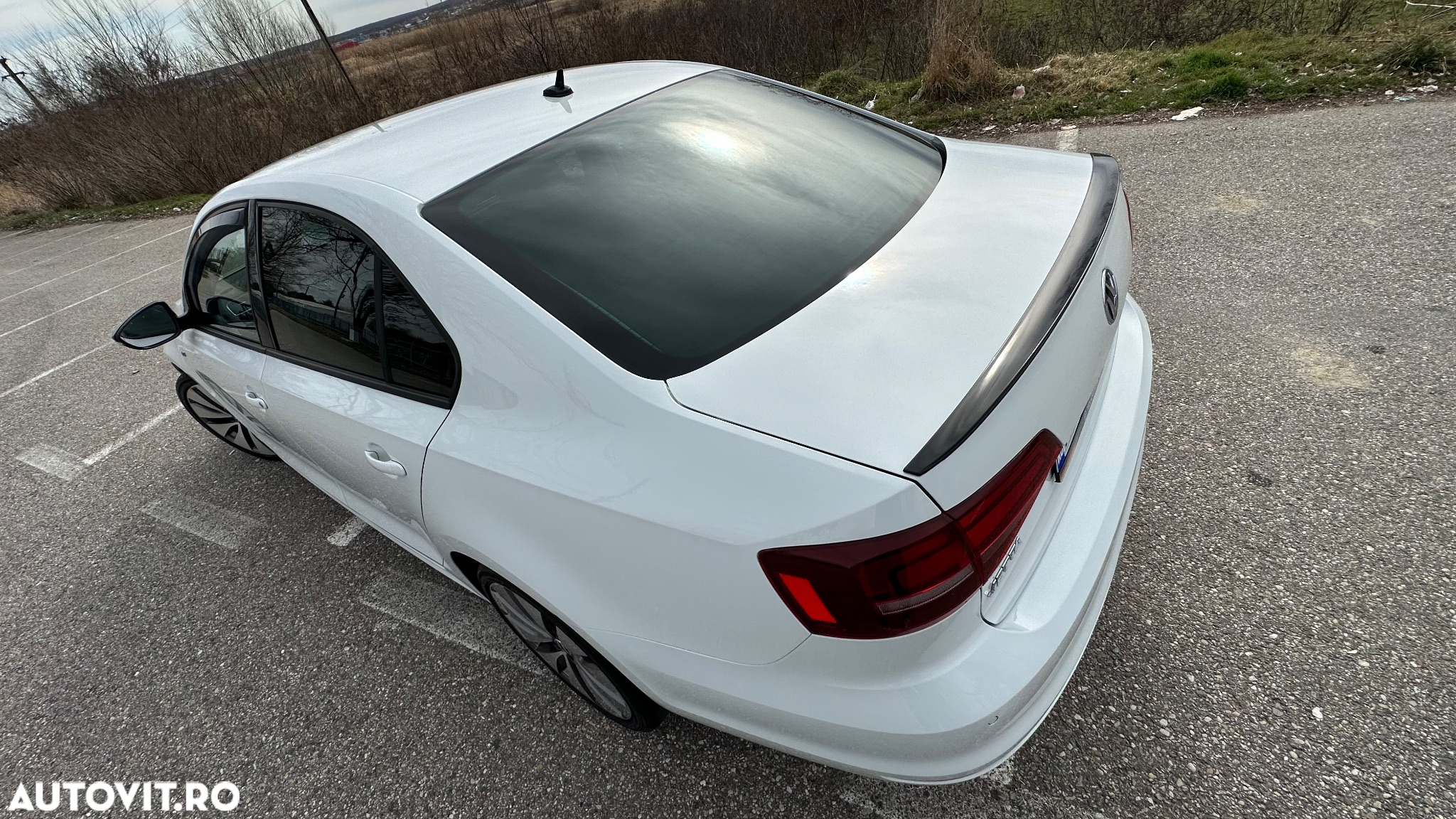 Volkswagen Jetta 2.0 TDI DSG Highline - 17