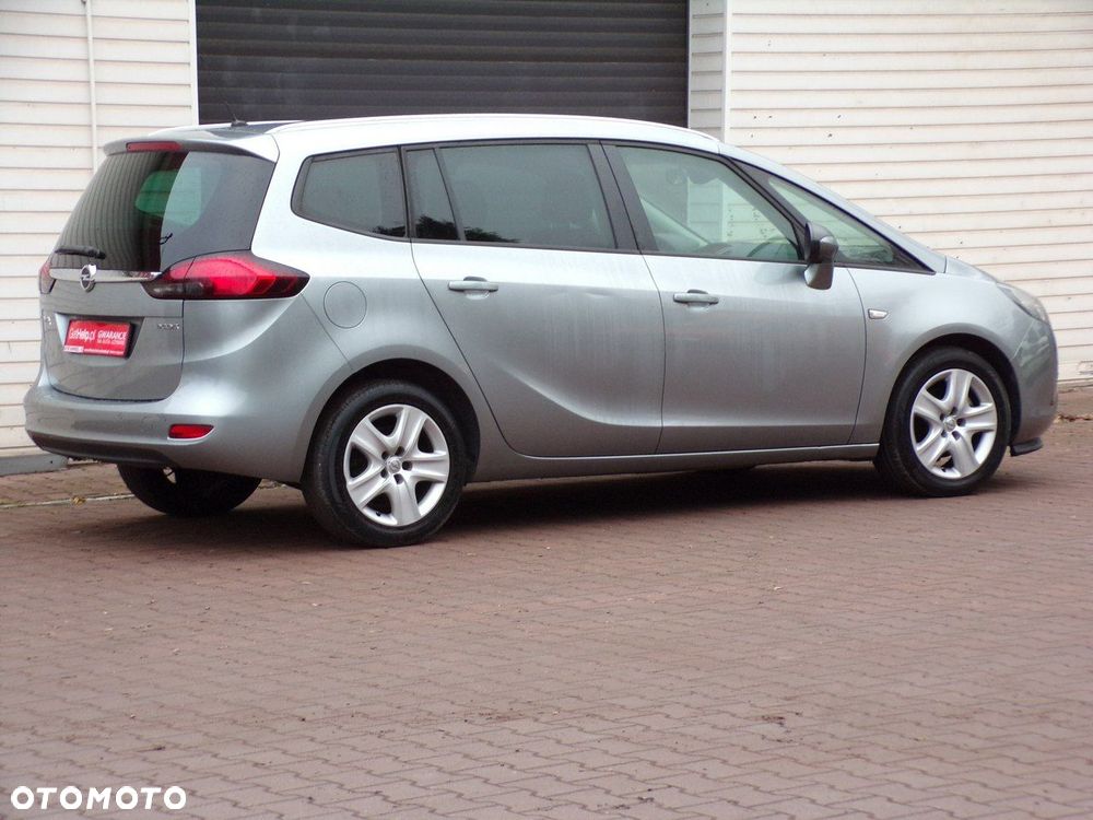 Opel Zafira - 10