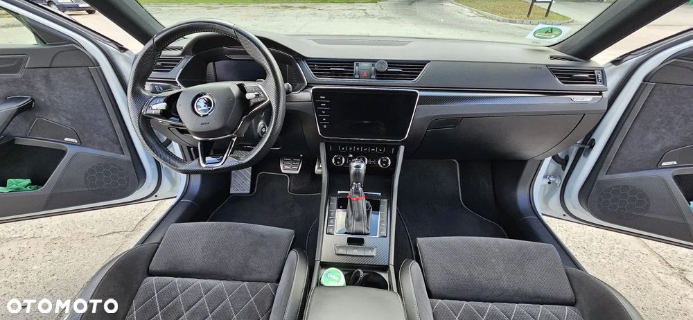 Skoda Superb 2.0 TDI DSG Sportline - 29