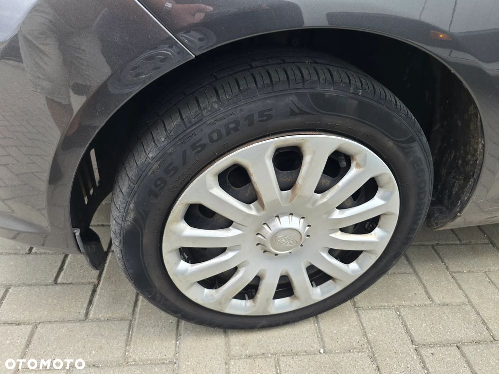 Ford Fiesta - 17
