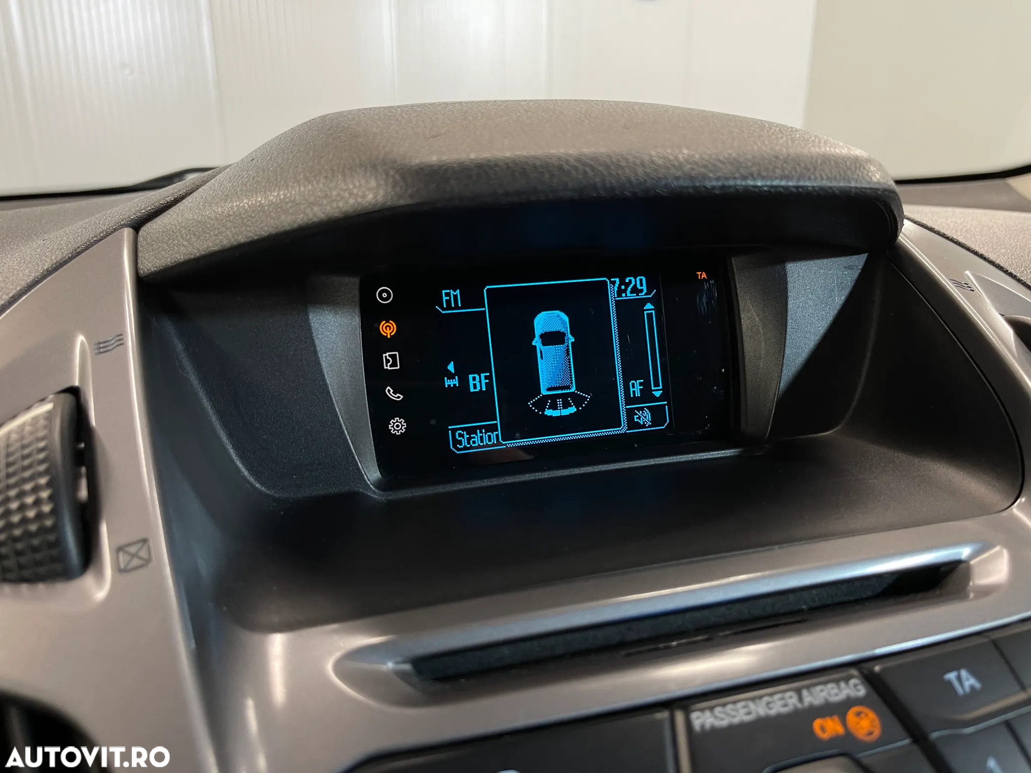 Ford Transit Connect - 13