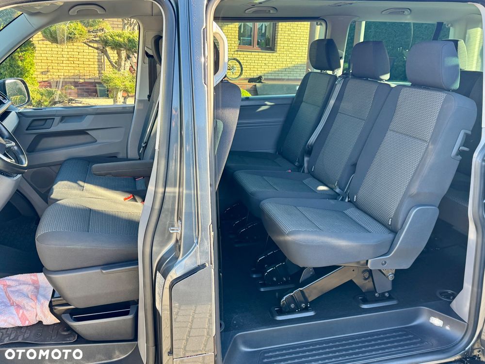 Volkswagen Caravelle - 10