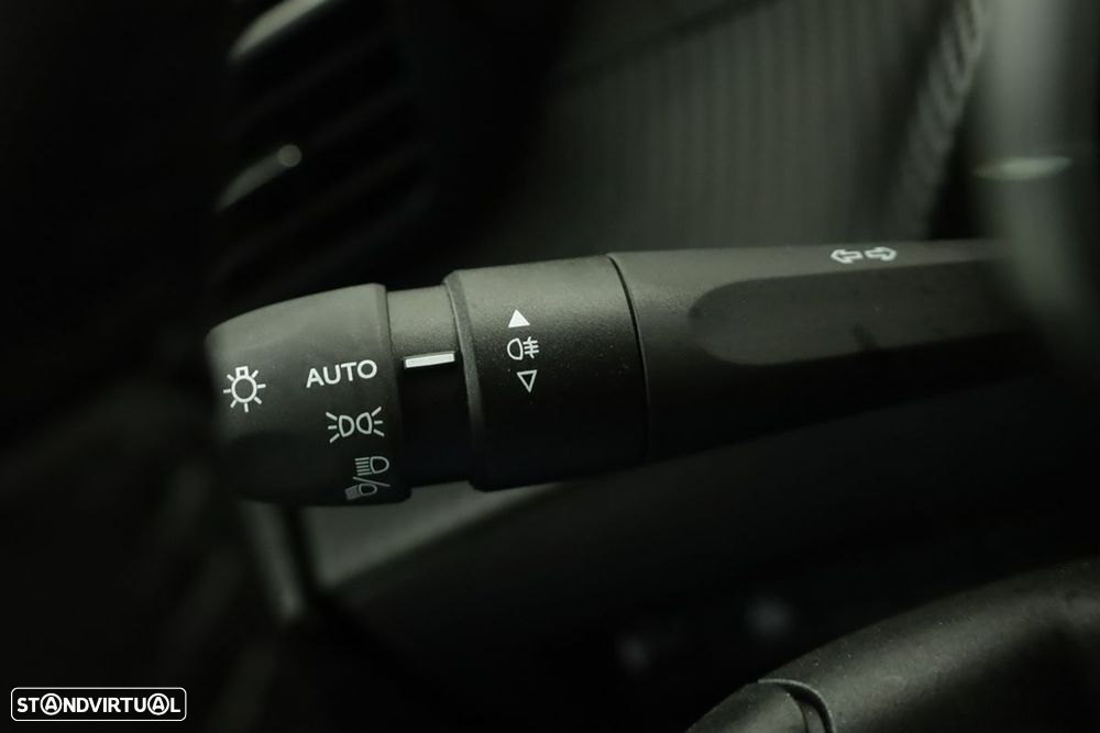 Peugeot e-208 50 kWh SE Style - 18