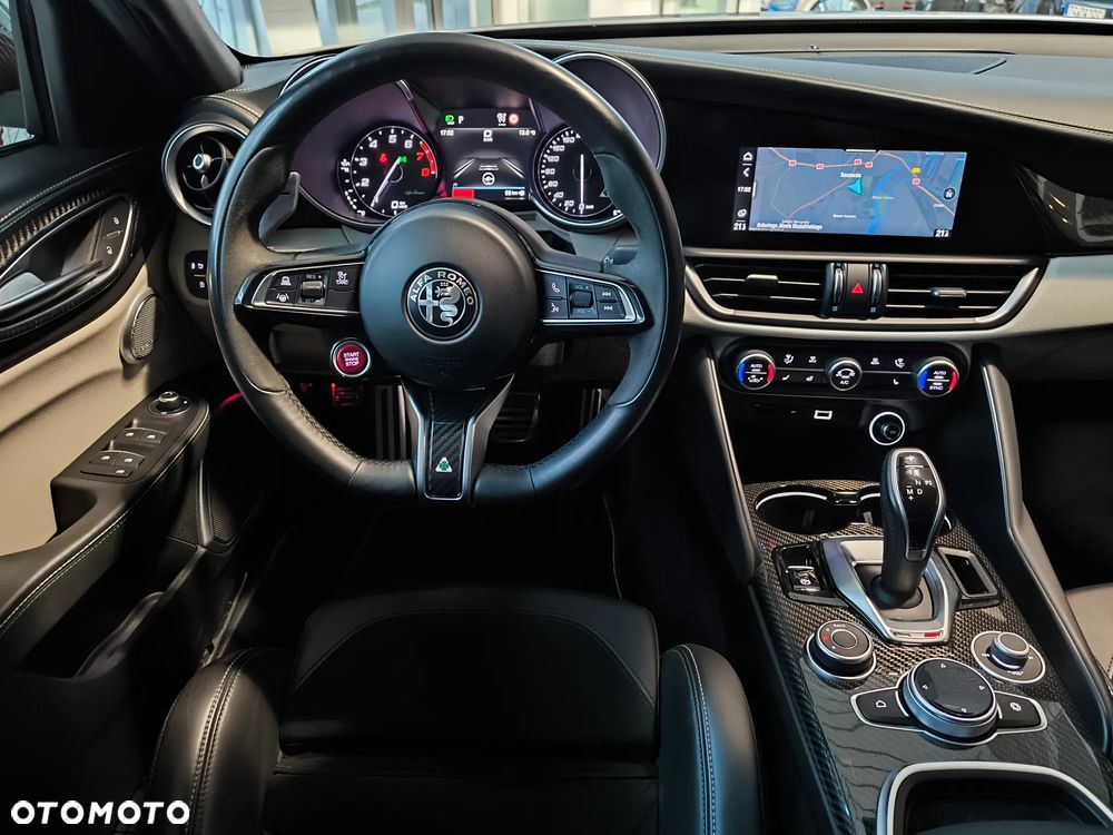 Alfa Romeo Giulia 2.9 Bi Turbo V6 Quadrifoglio - 12