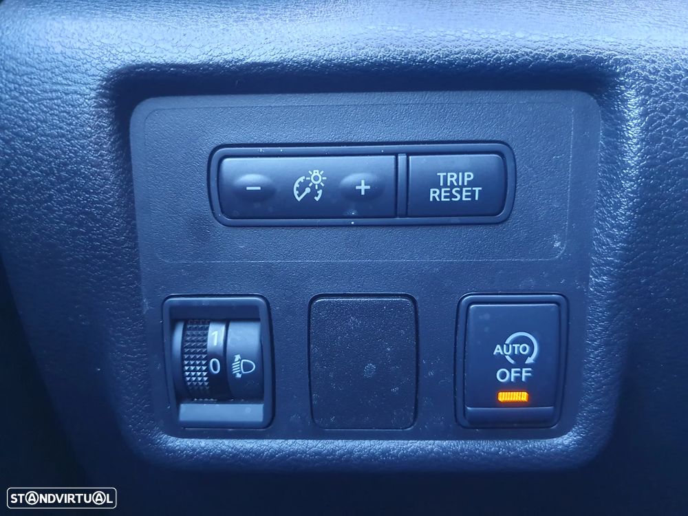 Nissan Micra 0.9 IG-T N-Connecta Skyline S/S - 26