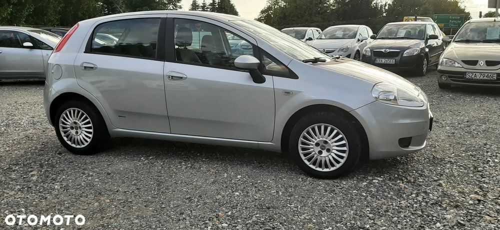 Fiat Grande Punto - 10