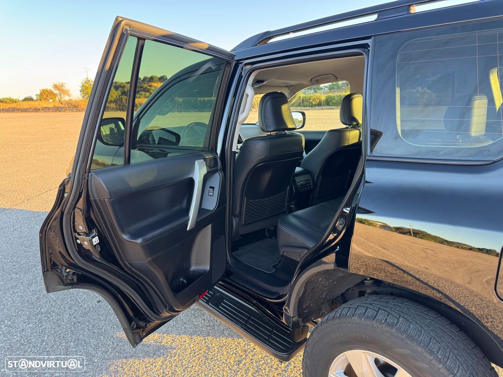 Toyota Land Cruiser Prado - 13
