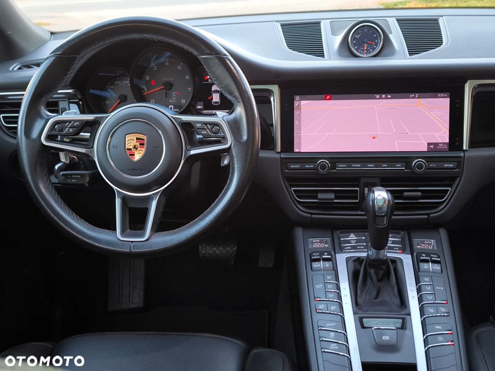 Porsche Macan - 38