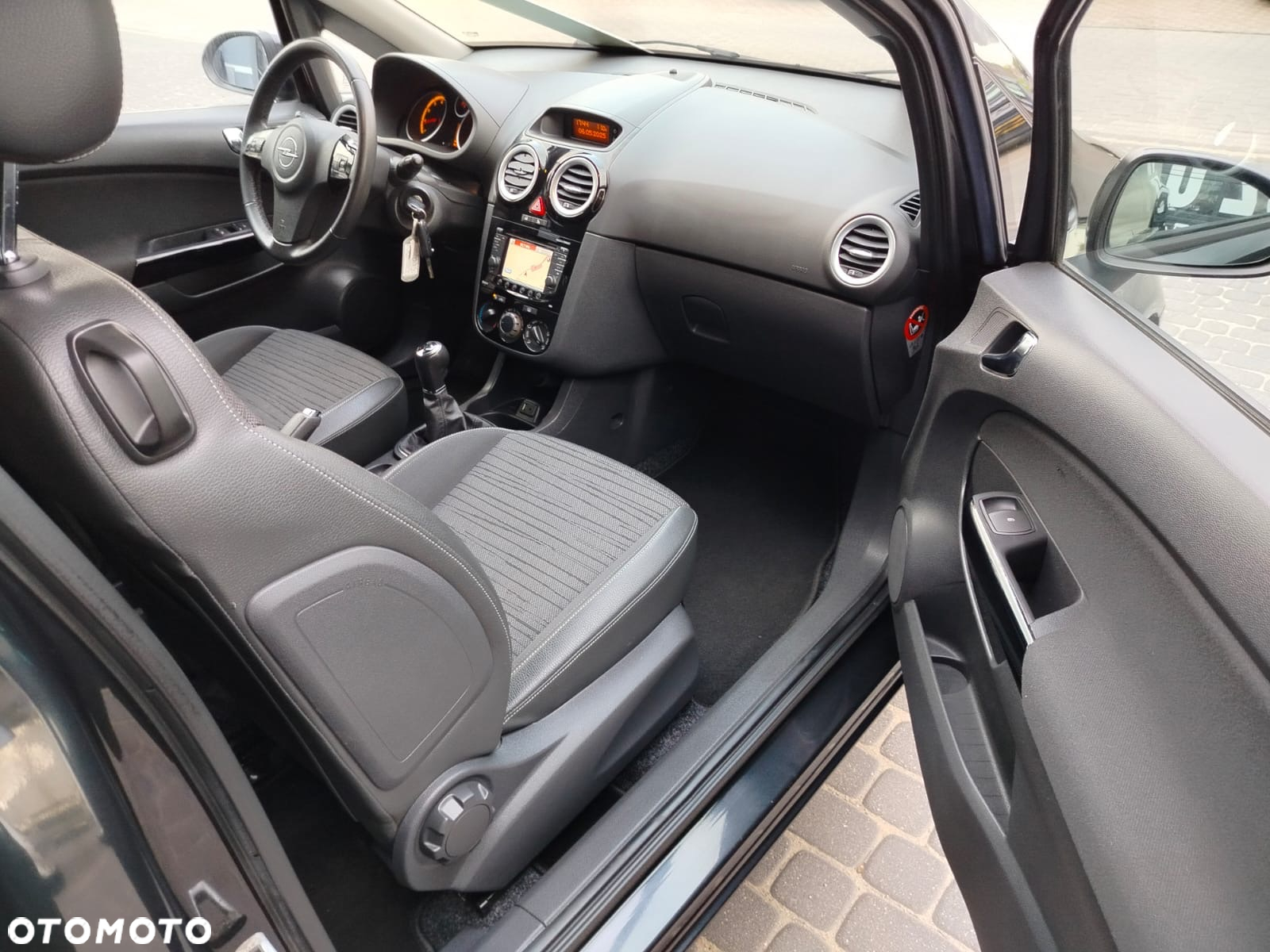 Opel Corsa 1.4 16V Color Edition - 23