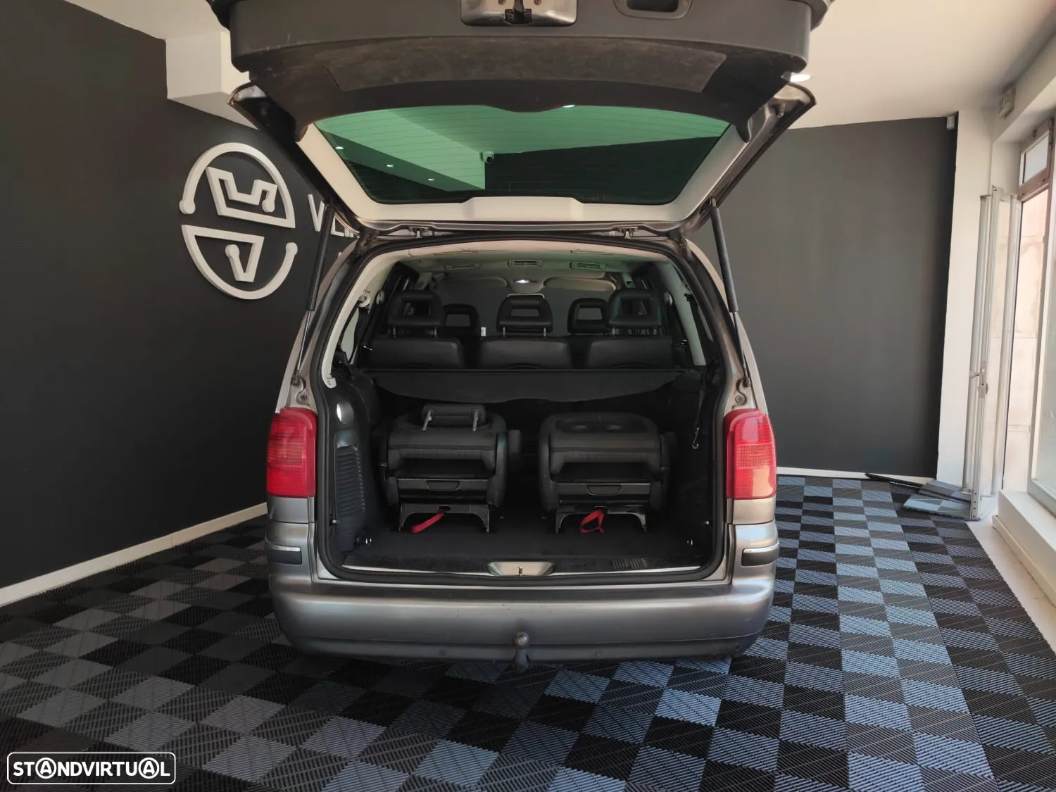 SEAT Alhambra 1.9 TDI Sport 4-Motion - 36