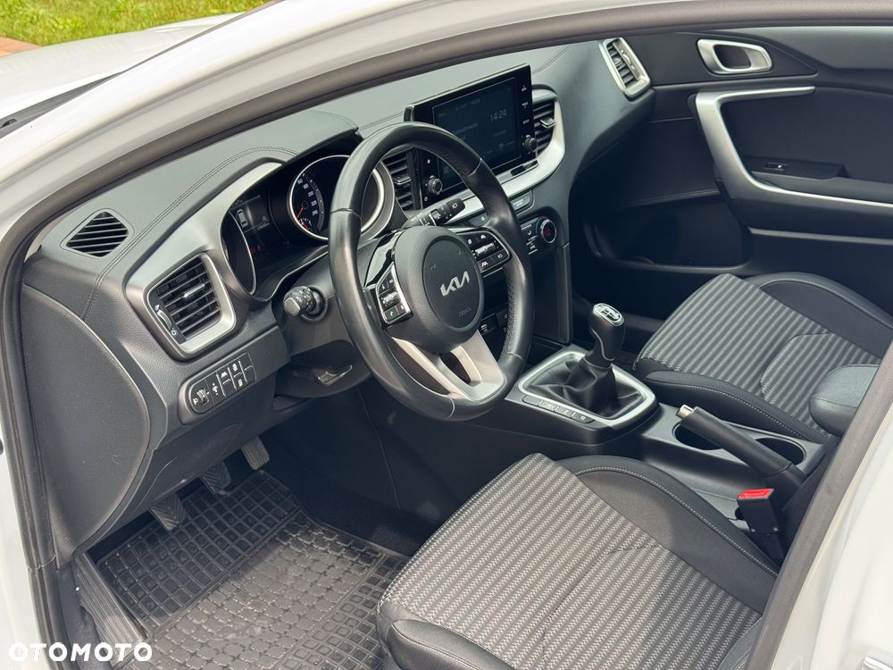 Kia Ceed 1.5 T-GDI M - 16
