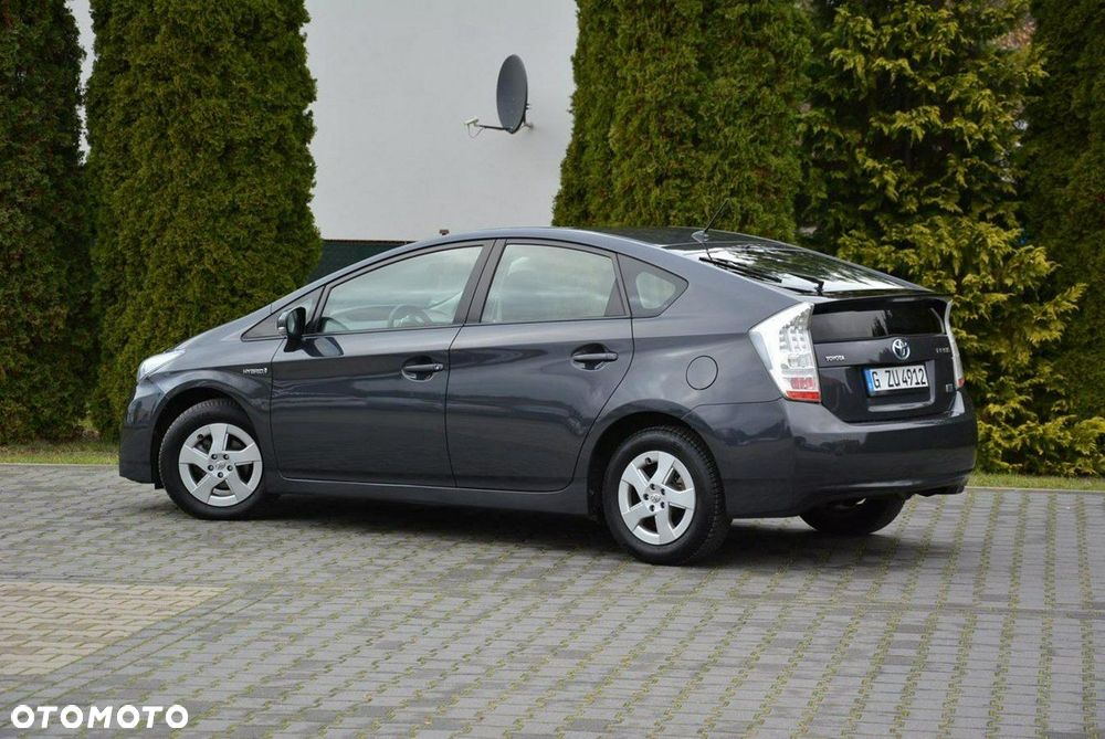 Toyota Prius - 5