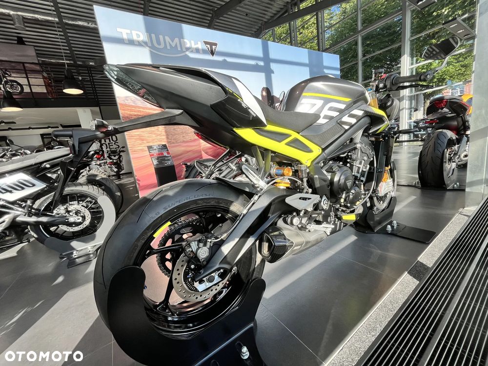 Triumph Street Triple - 3