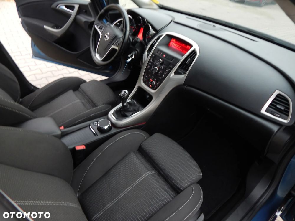 Opel Astra 1.4 T Cosmo EU6 - 24