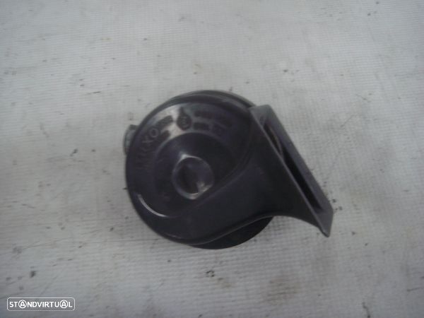 Buzina Bmw 5 Touring (E61) - 1