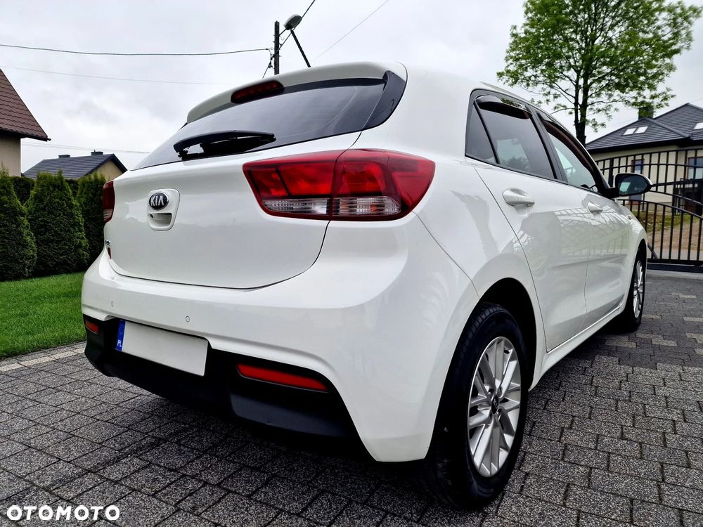 Kia Rio 1.4 L - 8