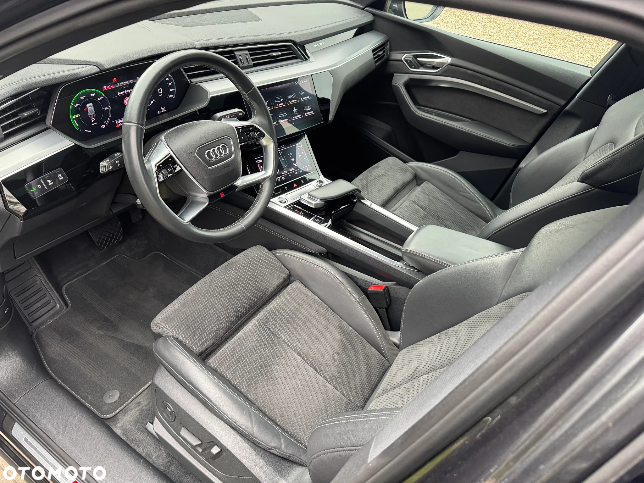 Audi e-tron 50 Quattro S Line - 12