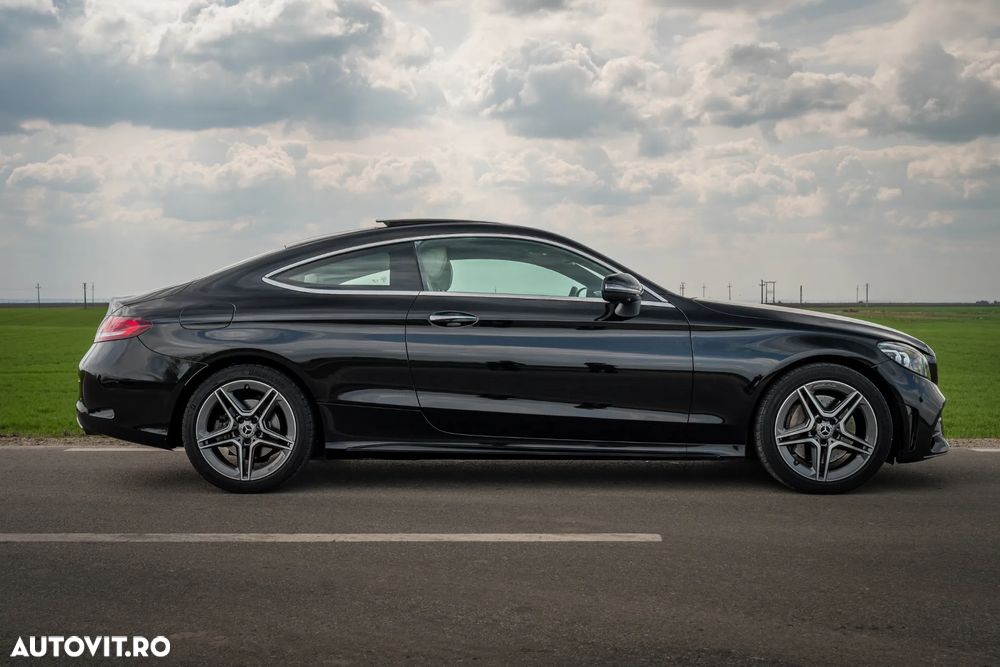 Mercedes-Benz C 300 9G-TRONIC AMG Line Plus - 2