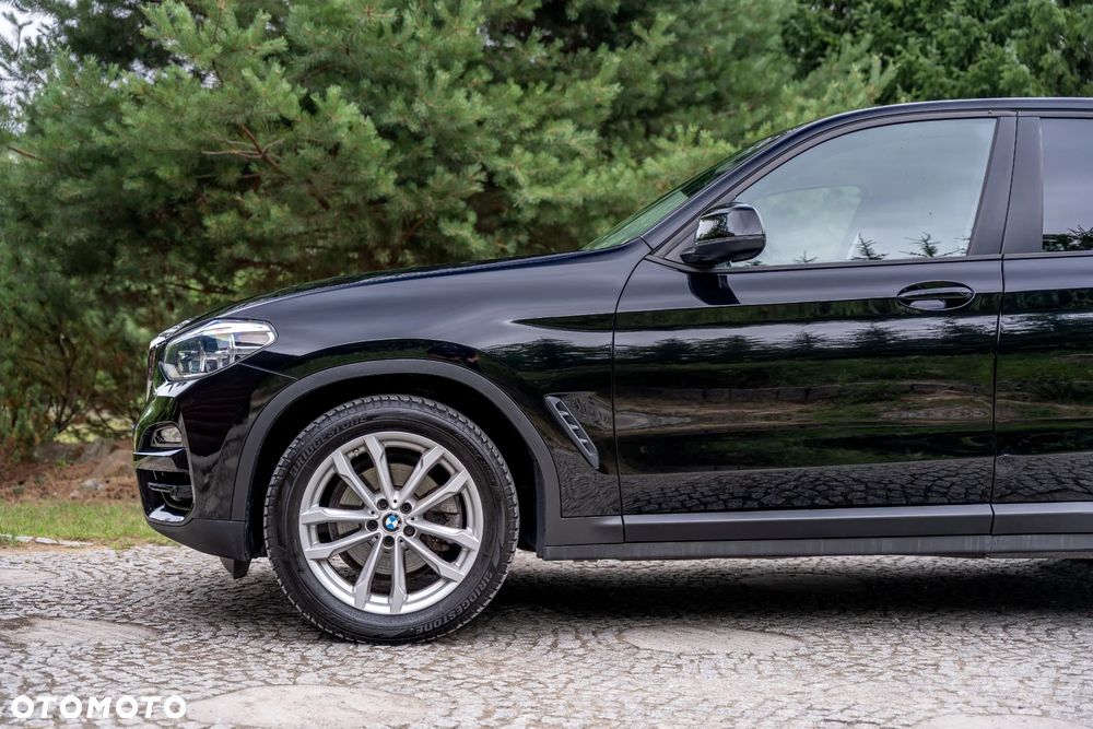 BMW X3 xDrive20d Advantage - 9
