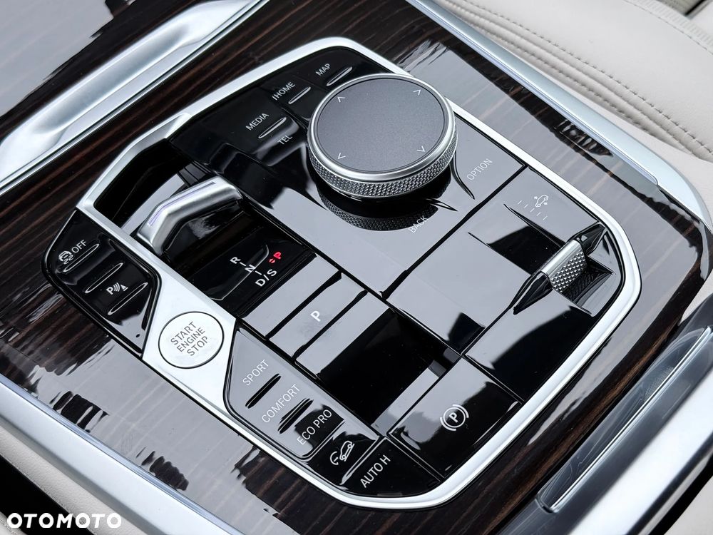 BMW X5 xDrive40d mHEV - 27