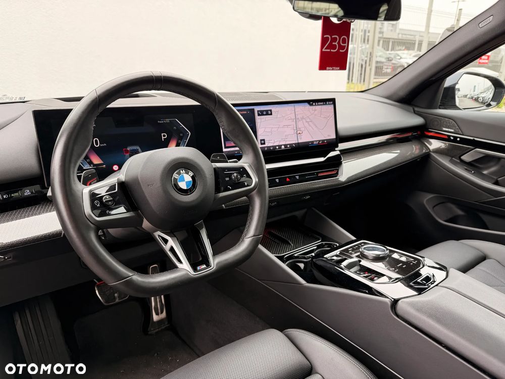 BMW Seria 5 520d xDrive - 28