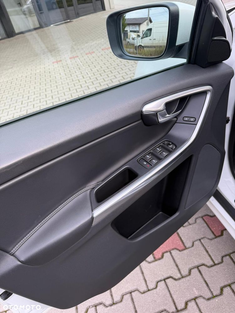 Volvo XC 60 D4 Geartronic Momentum - 8