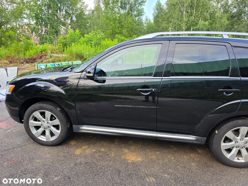 Mitsubishi Outlander 2.0 DID Intense + - 3