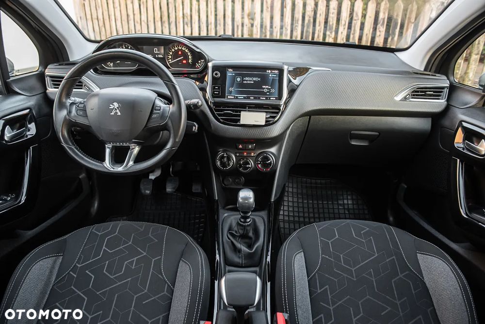 Peugeot 2008 PureTech 110 Stop&Start Allure - 23