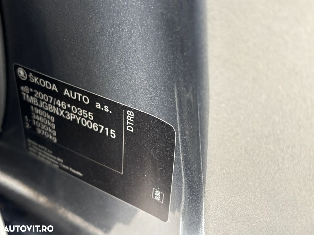 Skoda Octavia 2.0 TDI DSG Ambition - 35