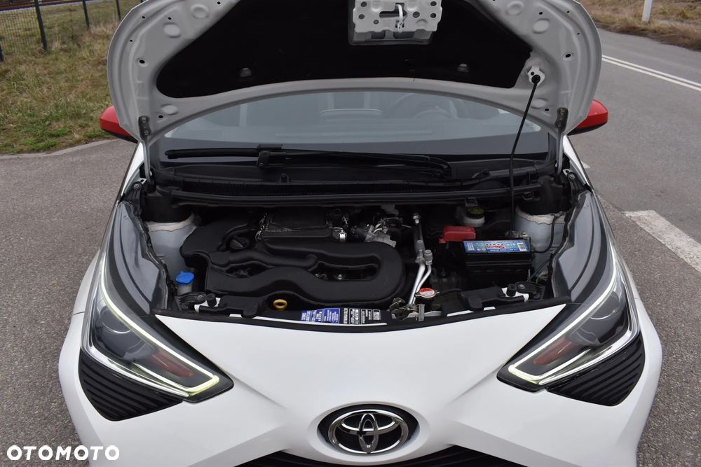 Toyota Aygo x.shift x-play connect - 22