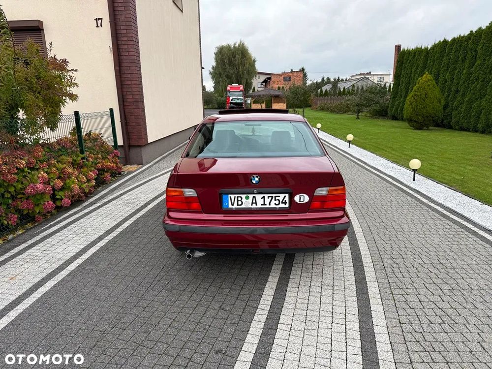 BMW Seria 3 316i - 12