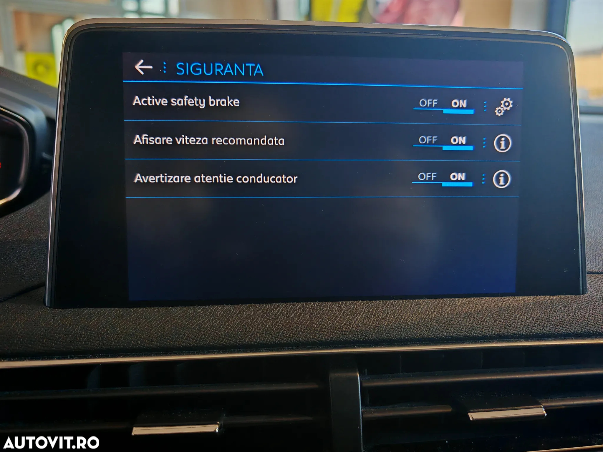 Peugeot 3008 1.2 PureTech S&S EAT8 Allure - 32