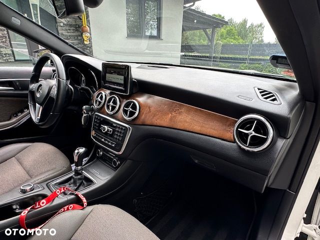 Mercedes-Benz GLA 200 - 15