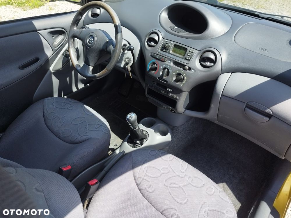 Toyota Yaris - 13