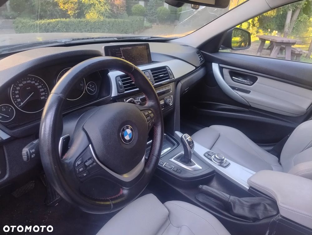 BMW Seria 3 328i Touring Sport-Aut Luxury Line - 10