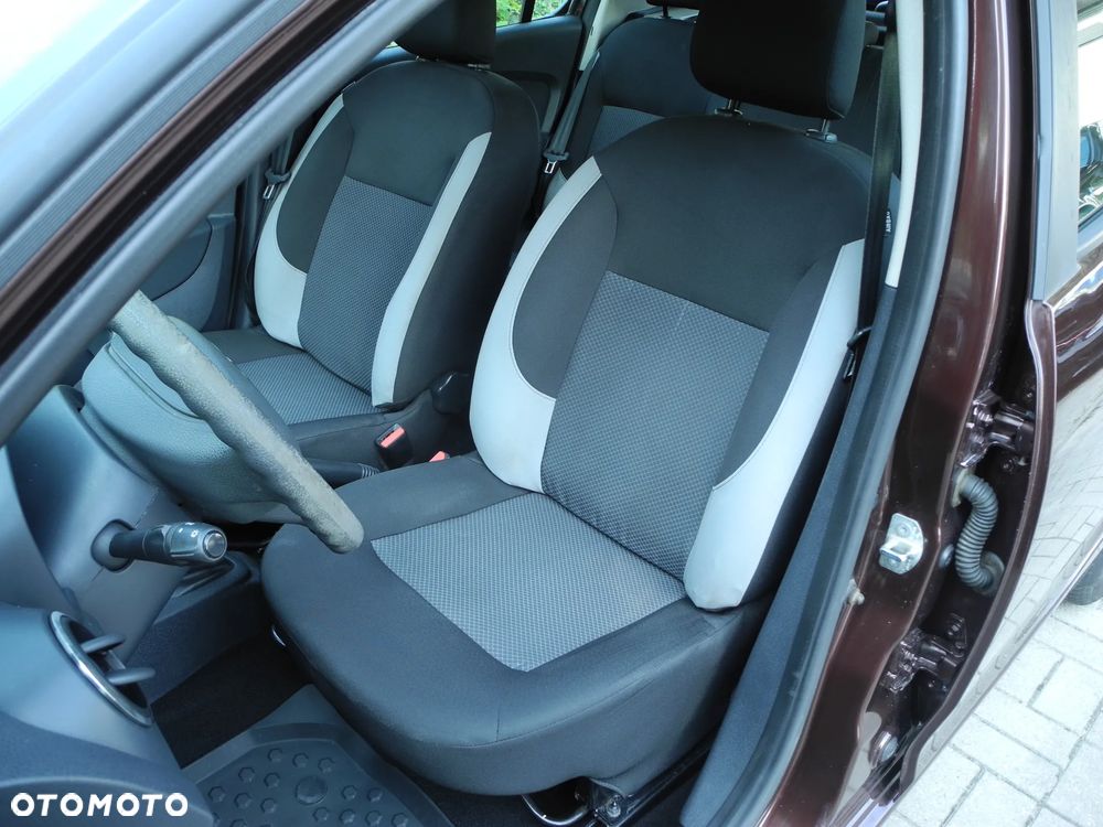 Dacia Sandero - 11