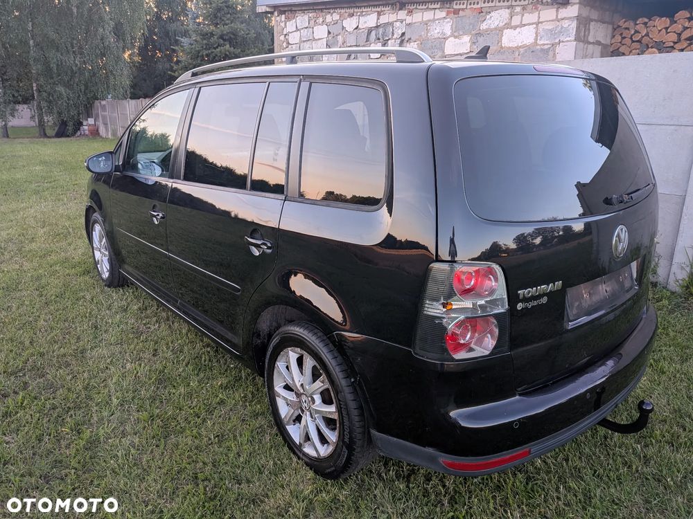 Volkswagen Touran - 17