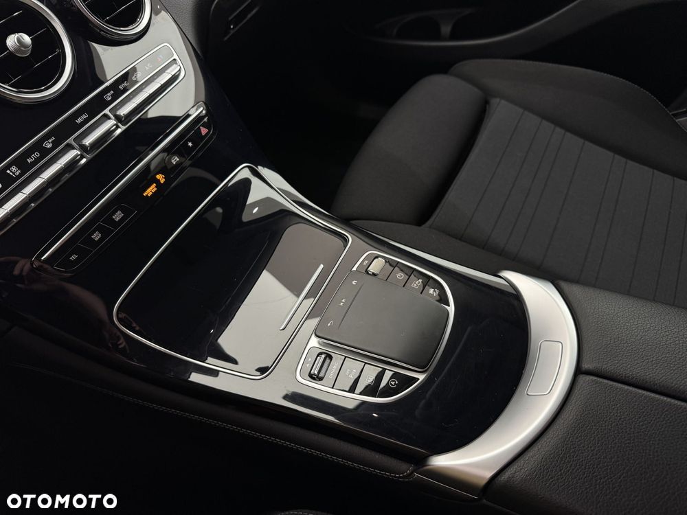 Mercedes-Benz GLC - 25