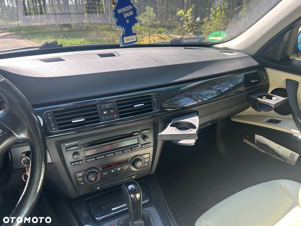 BMW Seria 3 320i - 7