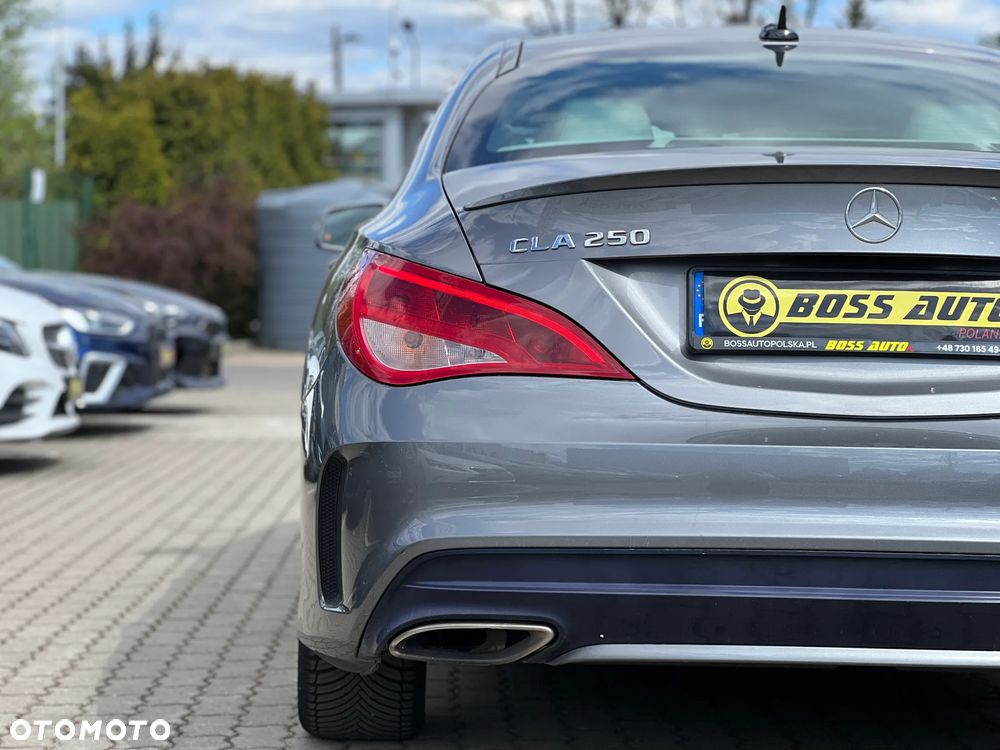 Mercedes-Benz CLA 250 7G-DCT - 12